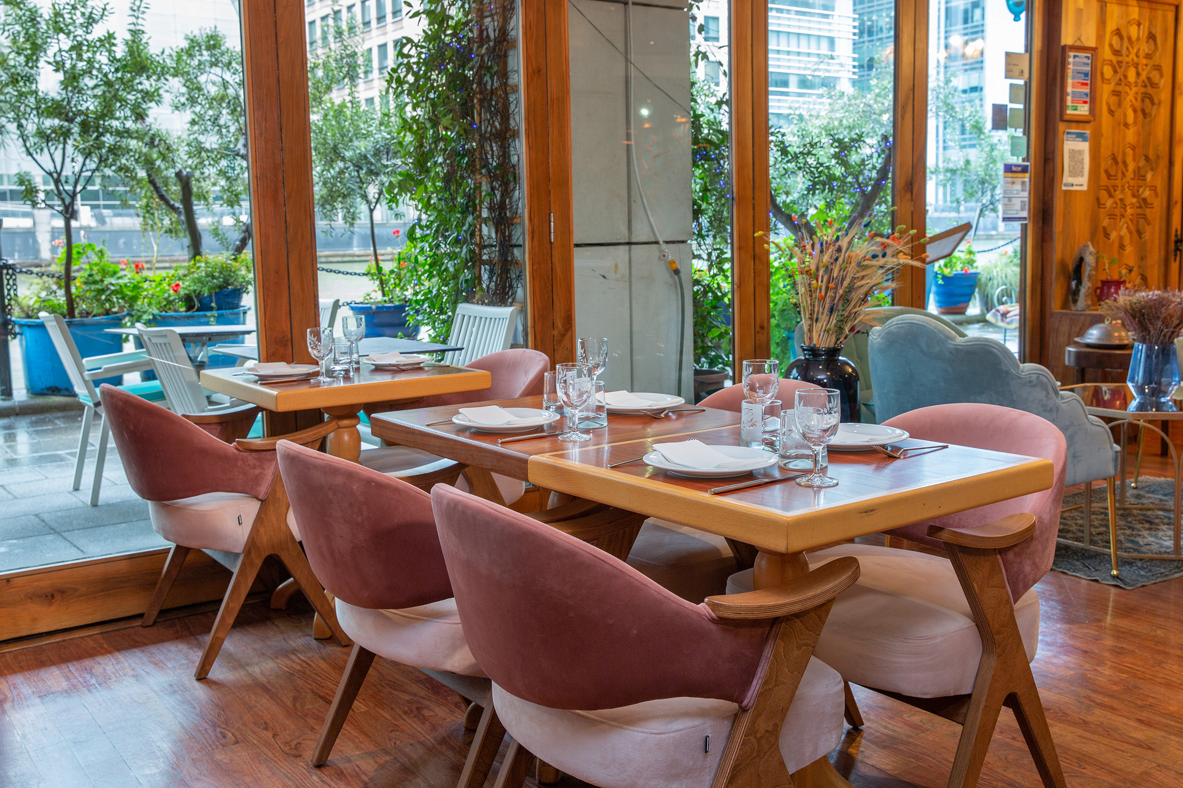 Hazev Restaurant Interior 20